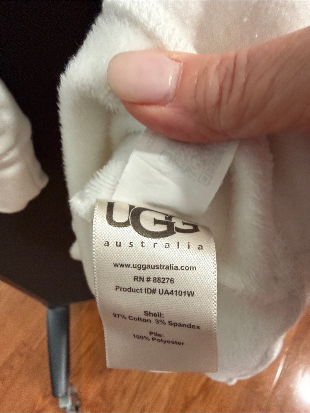 UGG robe size medium - Picture 4 of 4
